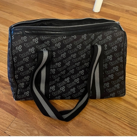 ARITZIA TNA Vintage Mini Travel TNA Logo Tote Bag - Picture 13 of 13